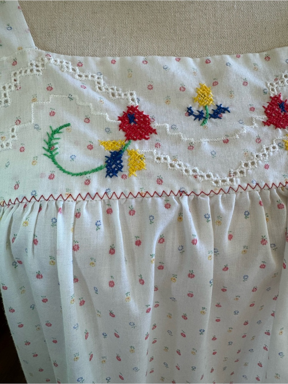 VTG Embroidered Nightgown - Picture 2 of 9
